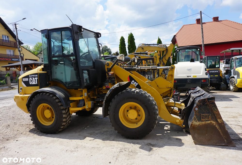 Caterpillar CAT 908 M - 3