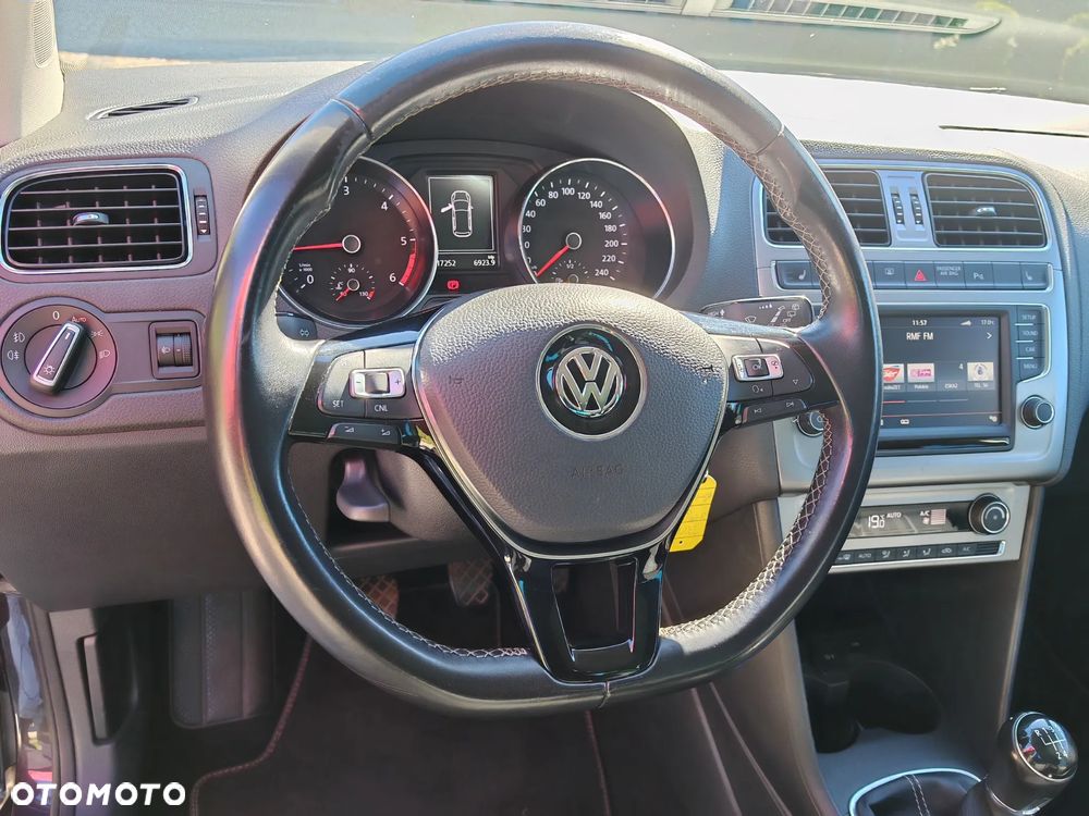 Volkswagen Polo 1.4 TDI Blue Motion Technology Lounge - 17