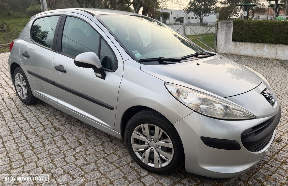 Peugeot 207 - 8