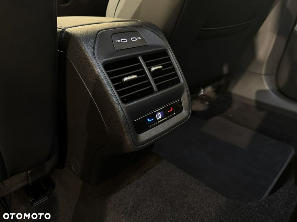 Volkswagen Passat Variant - 16
