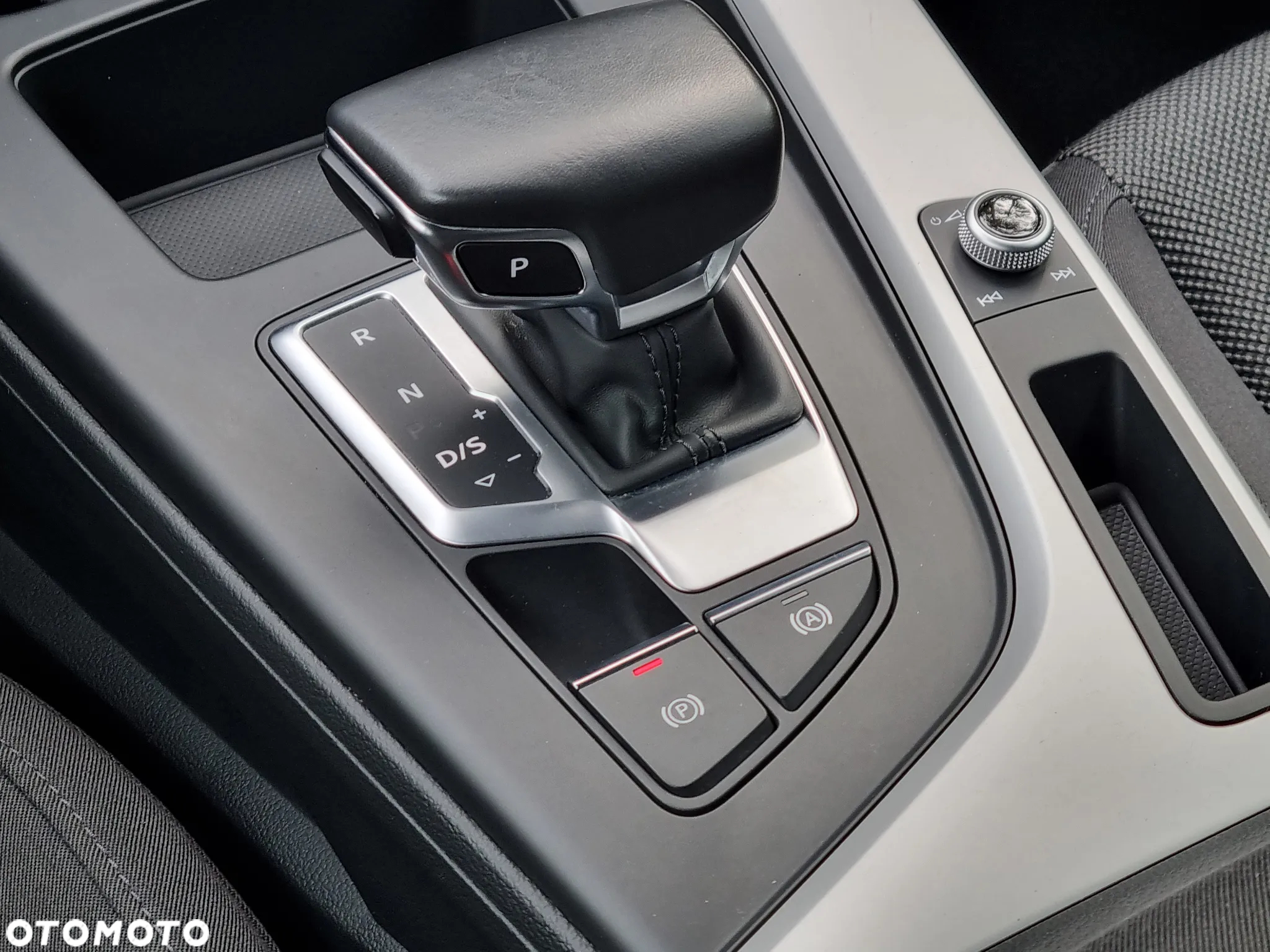 Audi A4 Avant 40 TFSI S tronic - 33