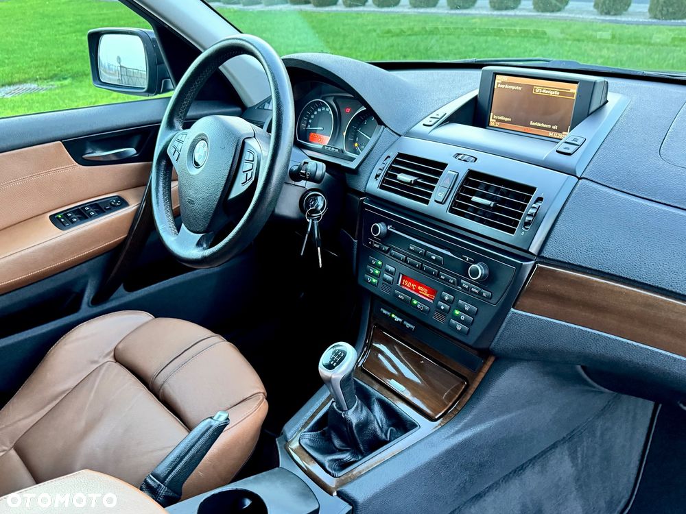 BMW X3 xDrive20i Limited Sport Edition - 35