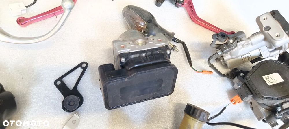 HONDA CBR1000RR  CBR 1000RR SC57 SC59 SET AMORTYZATOR SKRĘTU  POMPA ABS - 6