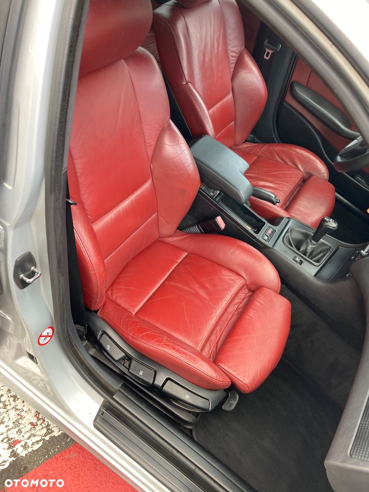 BMW Seria 3 330i Edition Sport - 29