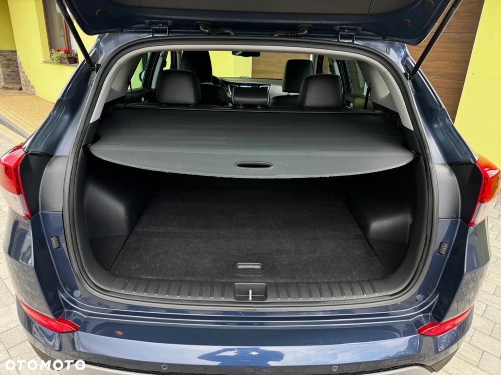 Hyundai Tucson 1.7 CRDI BlueDrive Style 2WD - 12