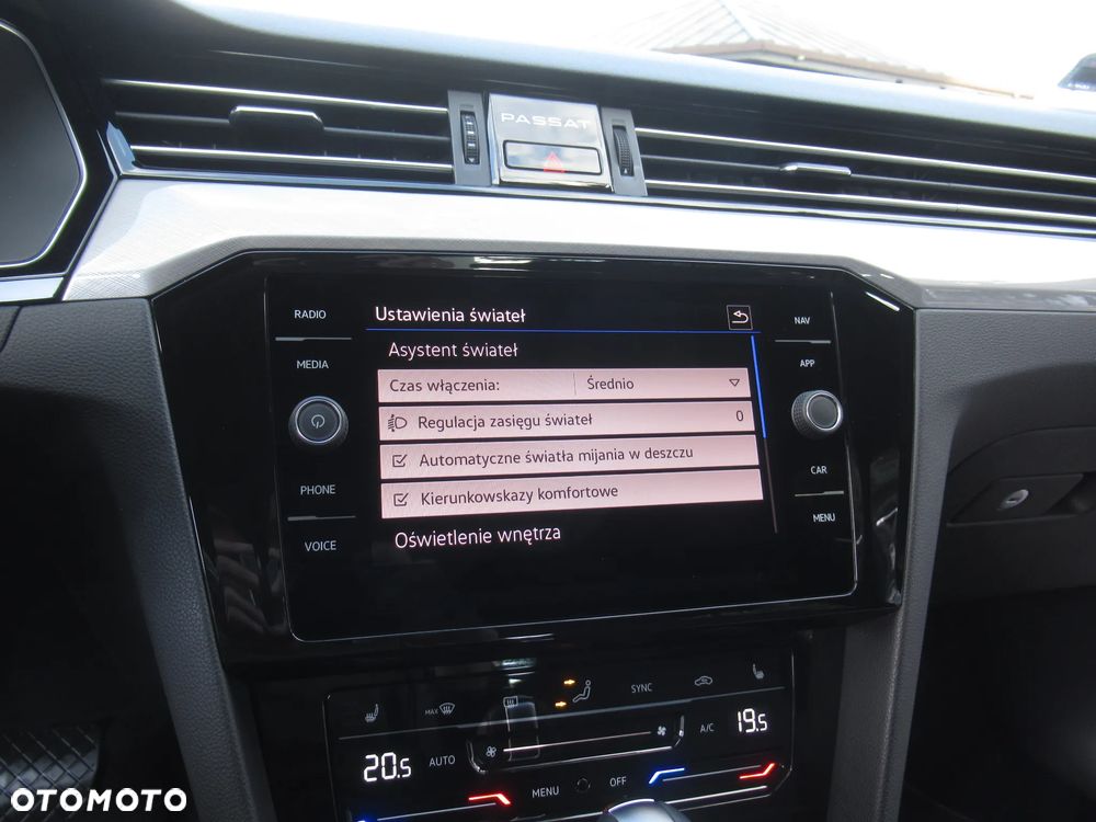 Volkswagen Passat 2.0 TSI Business DSG - 28