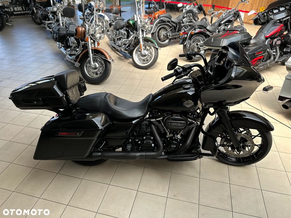 Harley-Davidson Touring Road Glide - 2