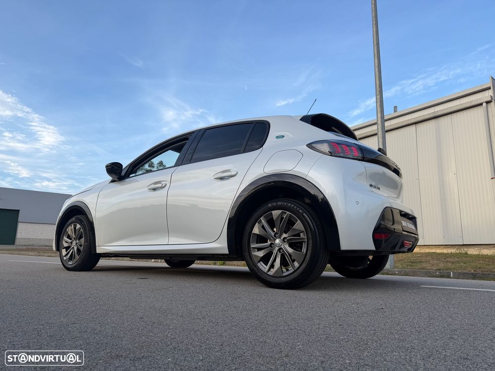 Peugeot e-208 Allure Pack - 5