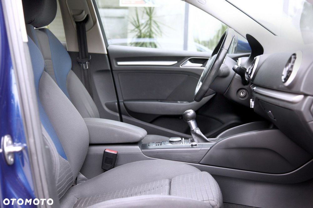 Audi A3 Sportback - 12