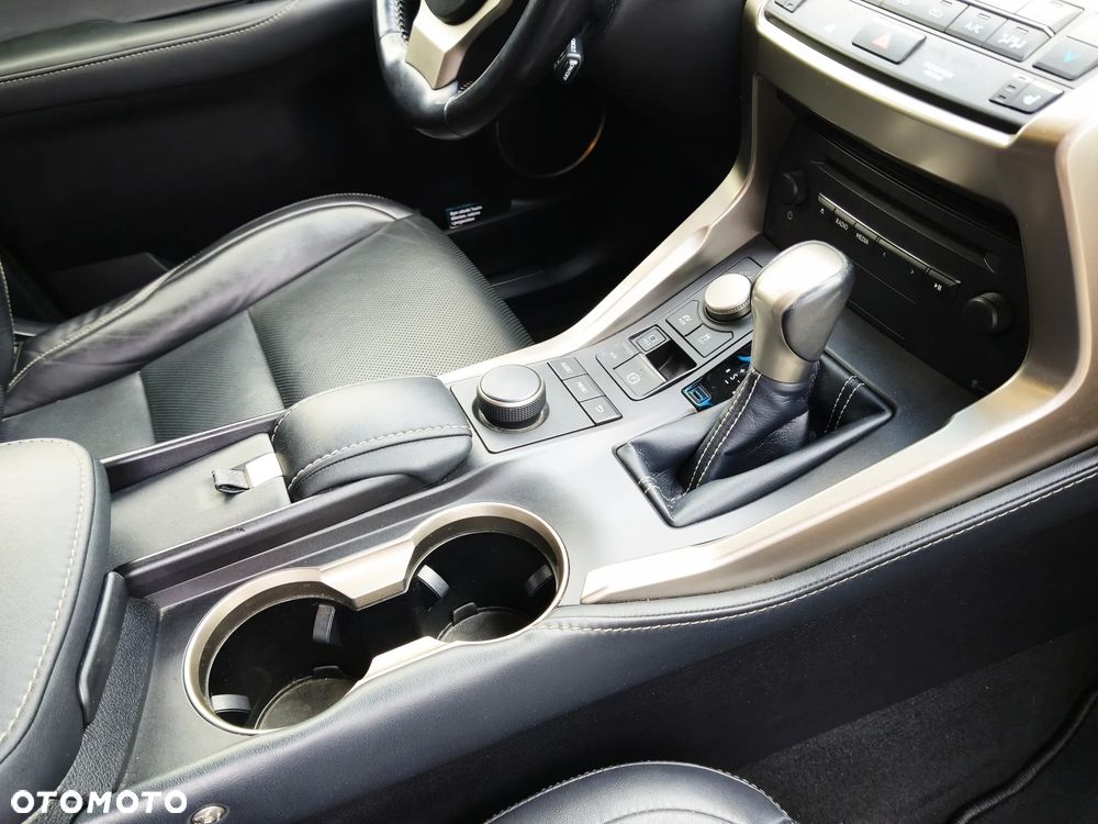 Lexus NX 300h Comfort AWD - 16