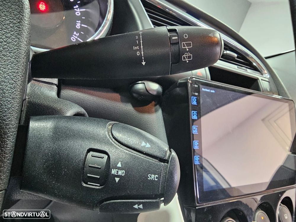 Peugeot 3008 1.6 HDi Premium - 17