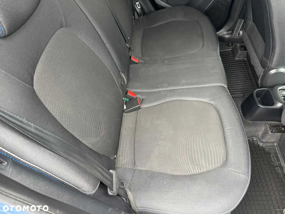 Hyundai i10 1.0 BlueDrive Go - 24