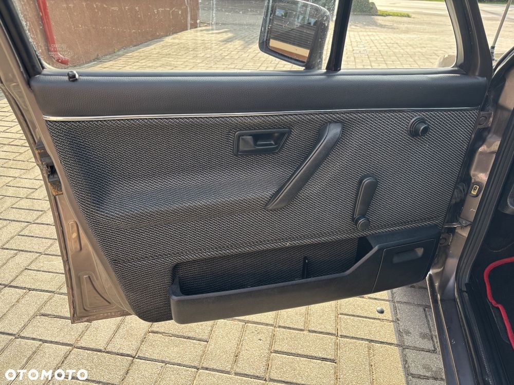 Volkswagen Golf 1.8 GTI G60 - 21