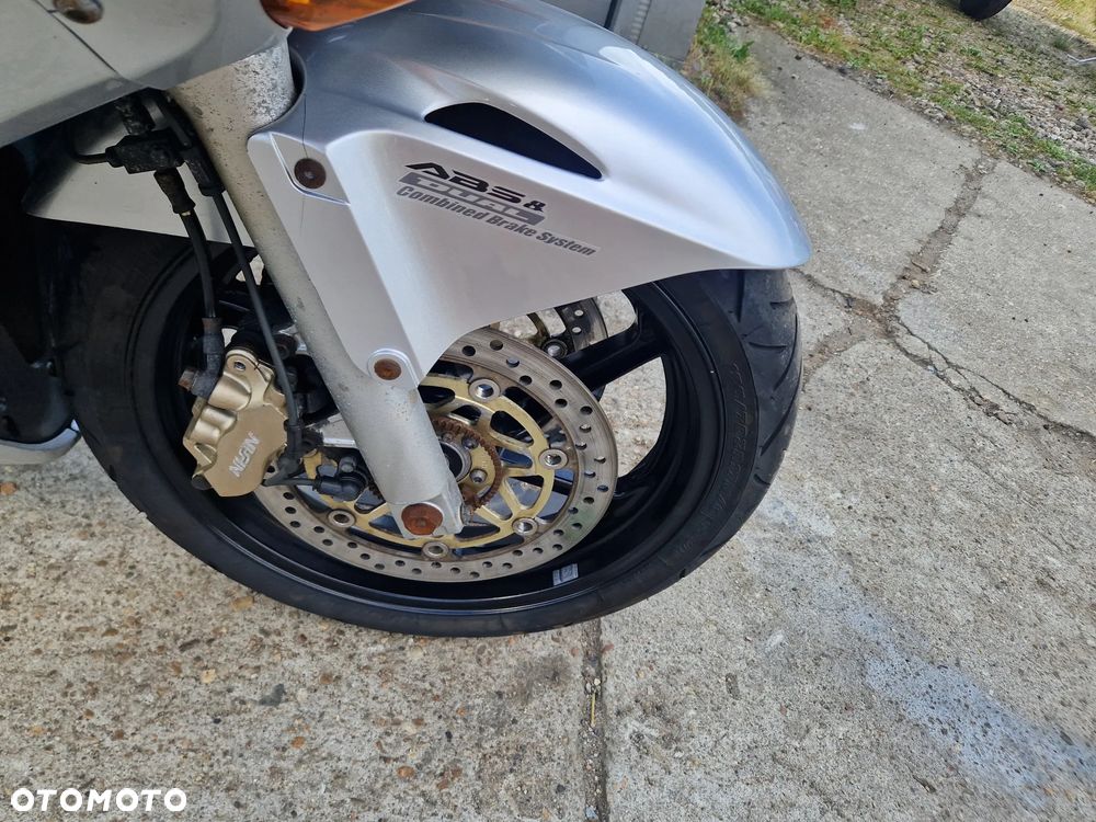 Honda VFR - 12