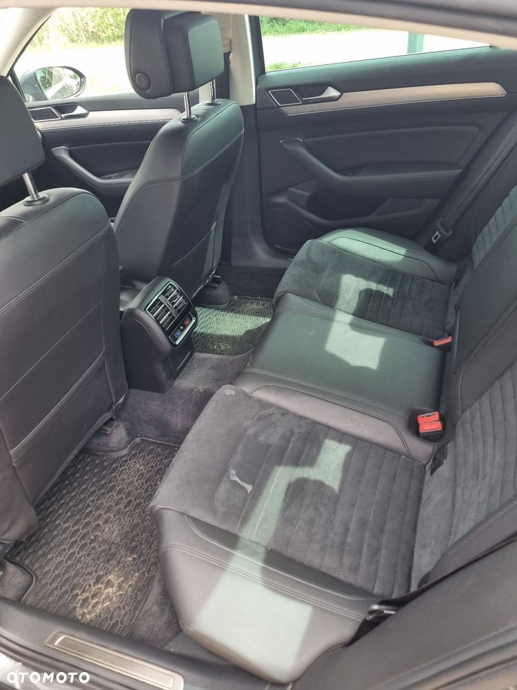 Volkswagen Passat 2.0 TDI SCR Highline - 12