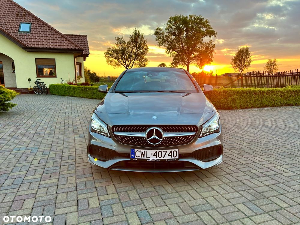 Mercedes-Benz CLA 180 7G-DCT AMG Line - 3