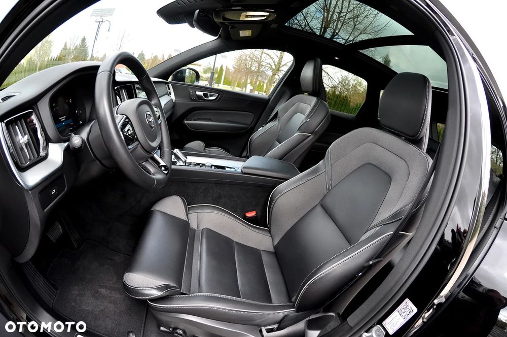 Volvo XC 60 B4 B Plus Dark - 15