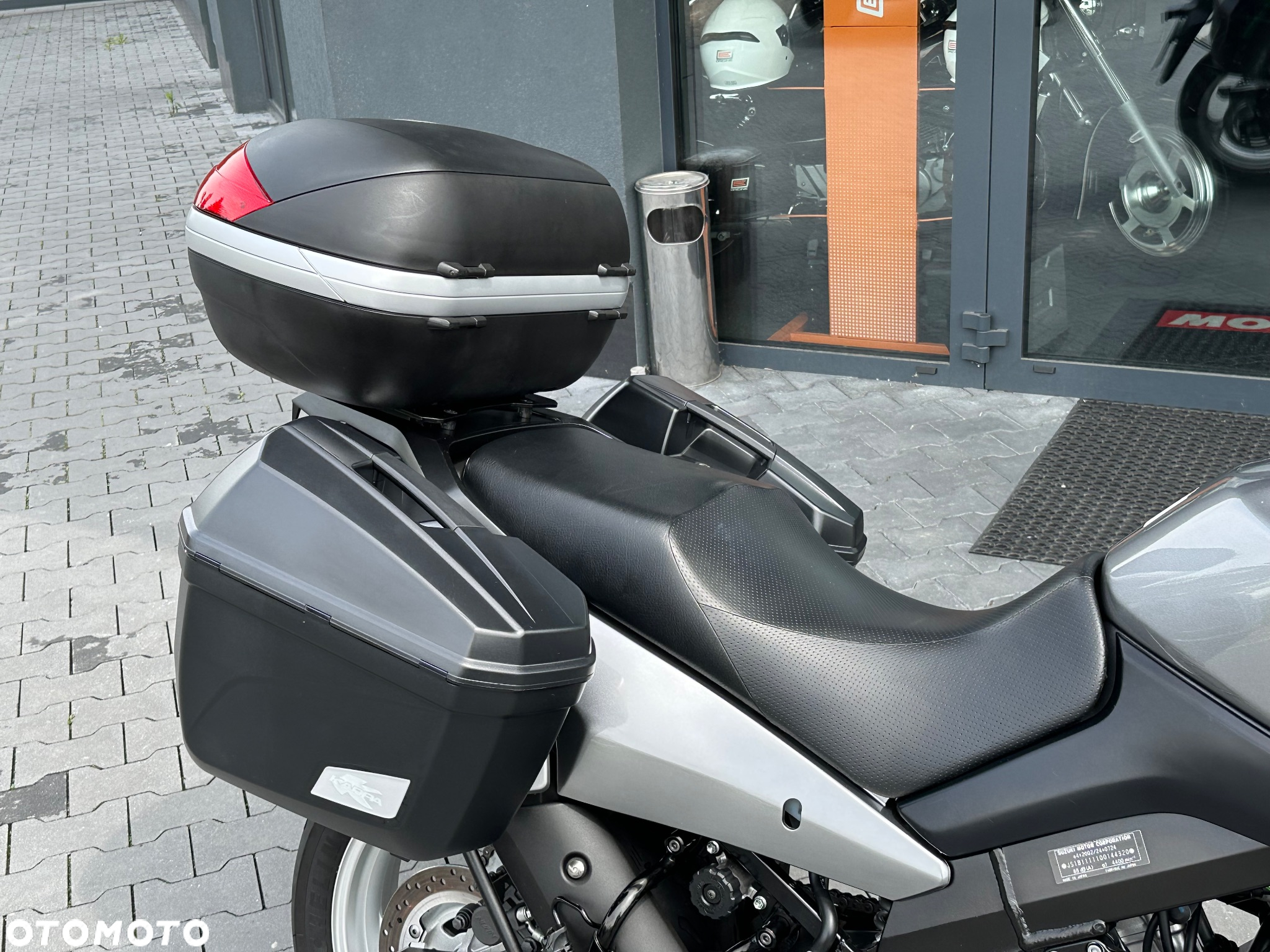 Suzuki V-STROM - 12