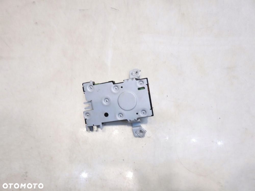 WZMACNIACZ ANTENY AUDI A3 8P 8P4035225D 7617310103 - 7