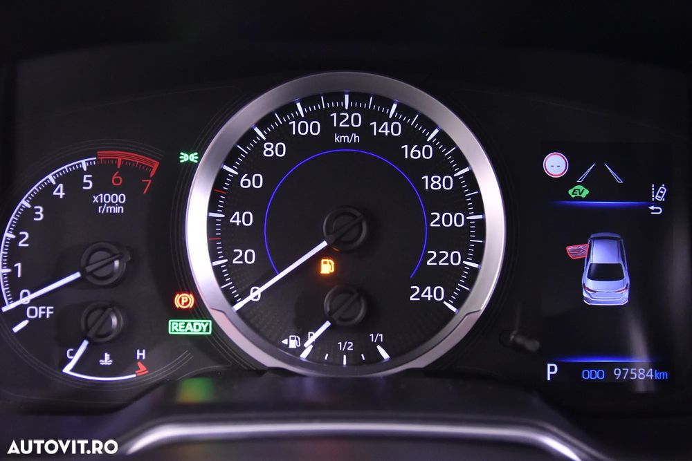 Toyota Corolla 1.8 HSD Business - 10