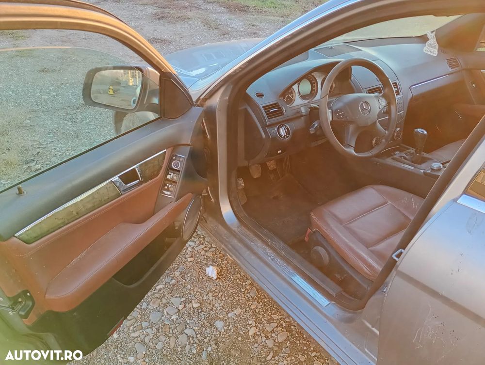 Mercedes-Benz C 200 CDI DPF BlueEFFICIENCY Avantgarde - 4