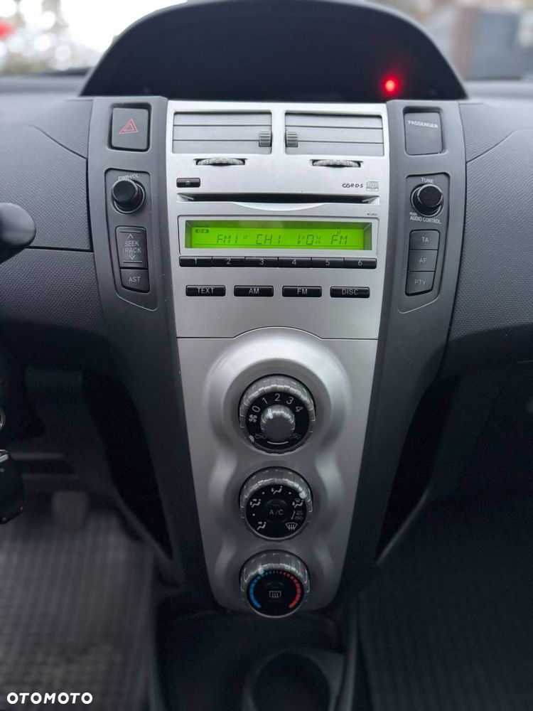 Toyota Yaris - 7