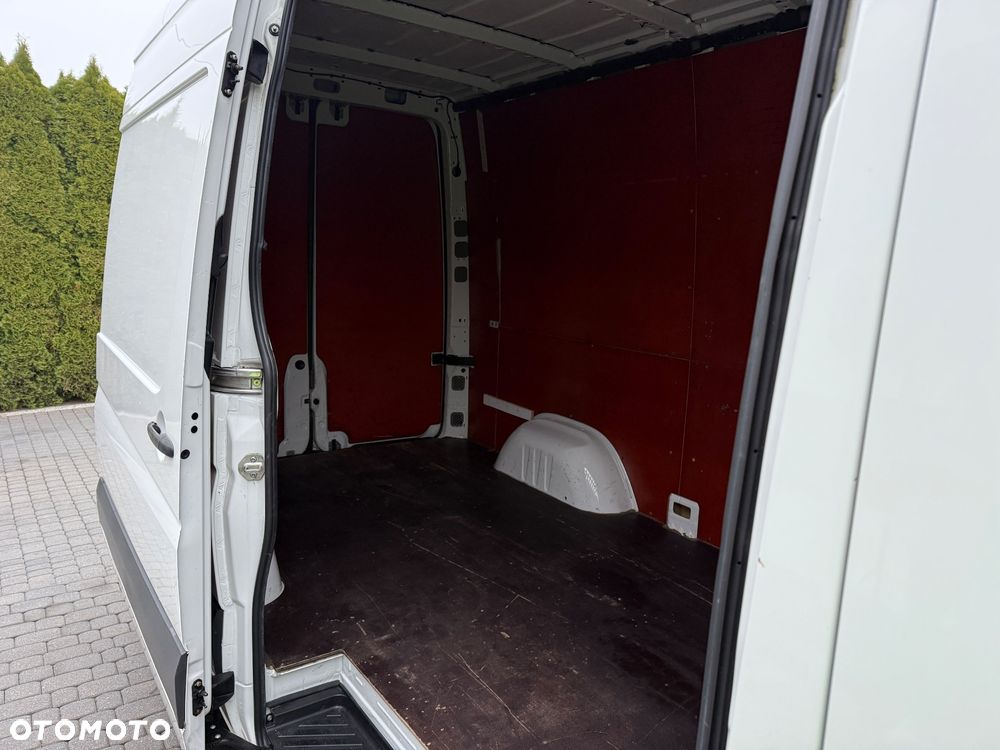 Volkswagen Crafter - 33