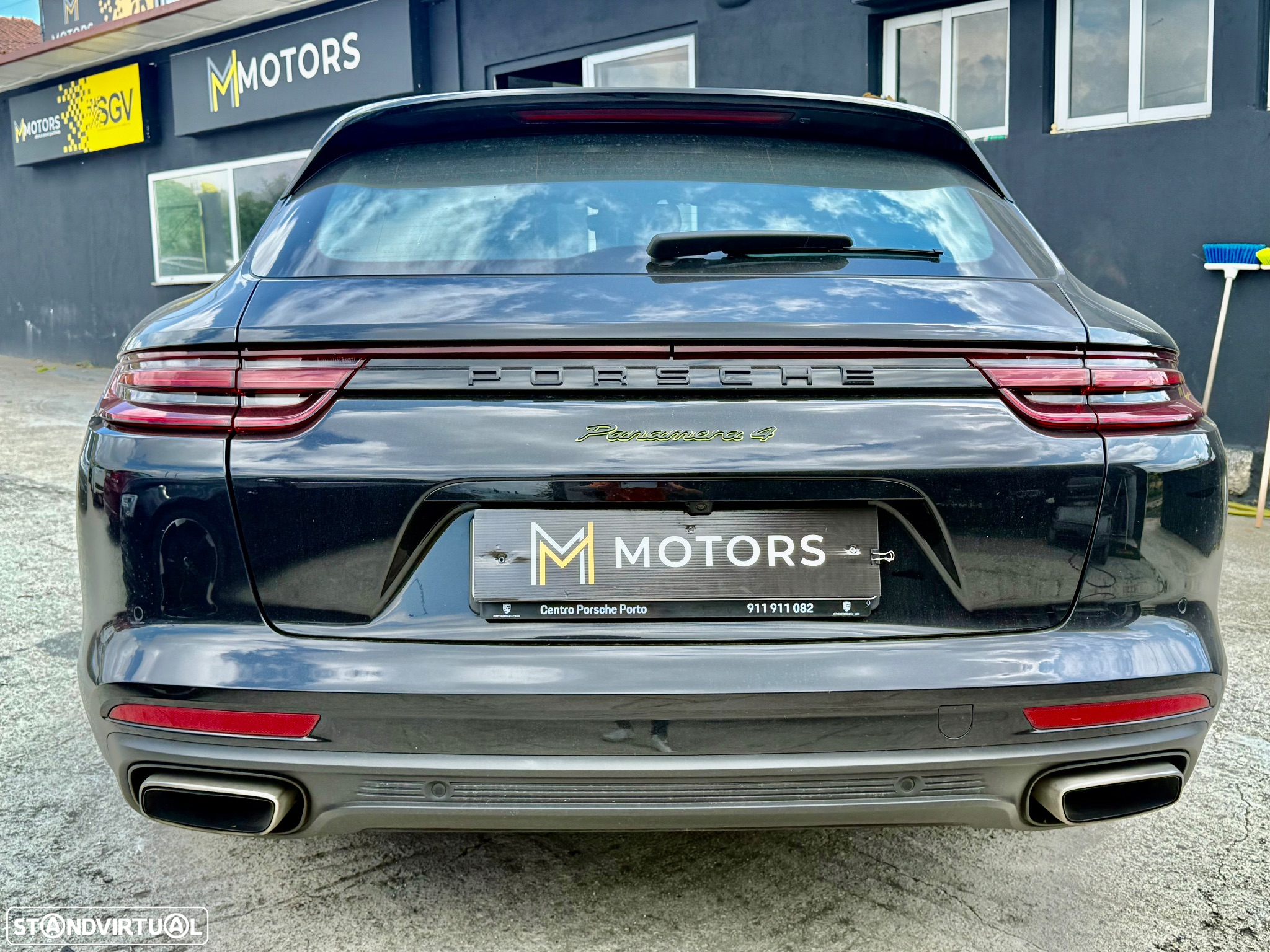 Porsche Panamera Sport Turismo 4 E-Hybrid 10 Years Edition - 17
