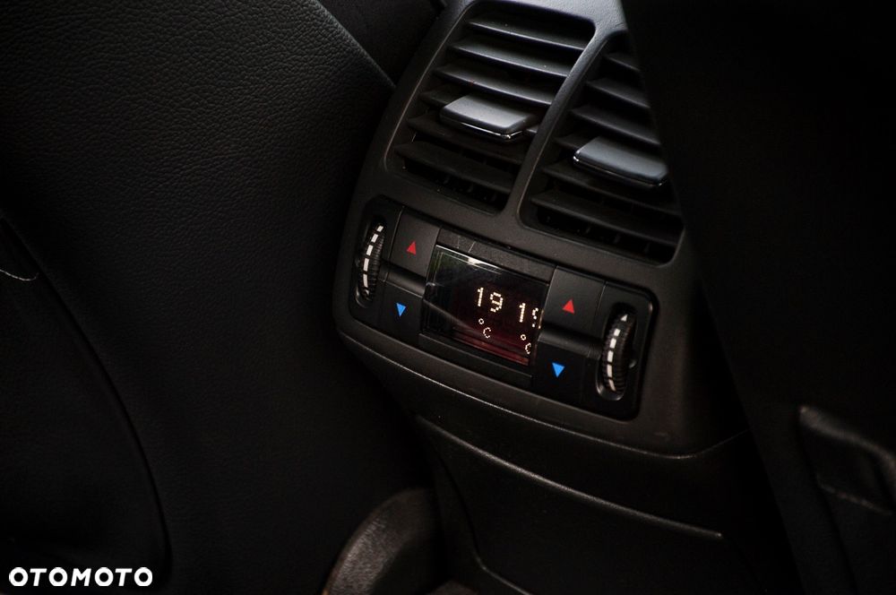 Mercedes-Benz Klasa E 500 7G-TRONIC Avantgarde - 35