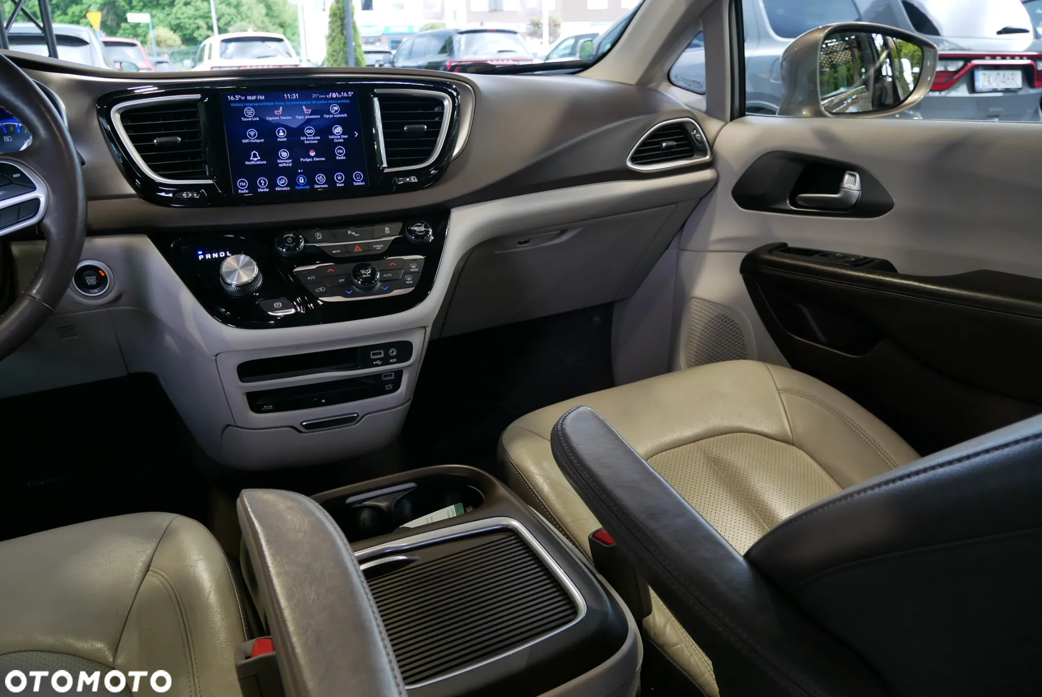 Chrysler Pacifica - 18