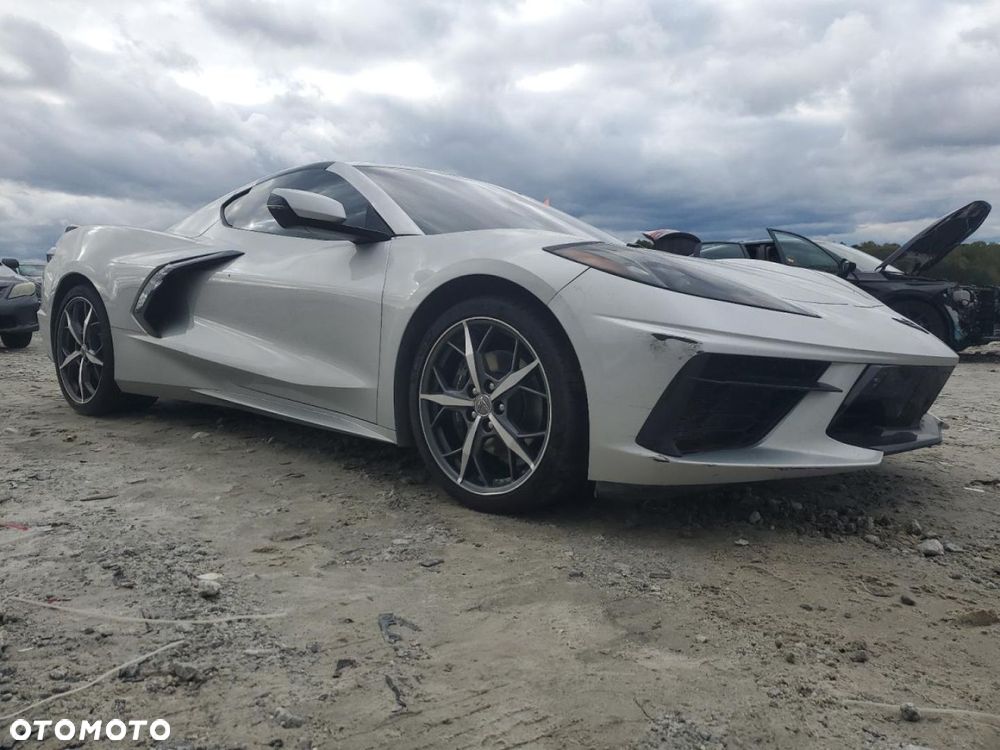 Chevrolet Corvette - 4