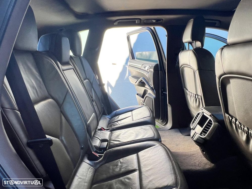Porsche Cayenne Diesel Tiptronic S - 42
