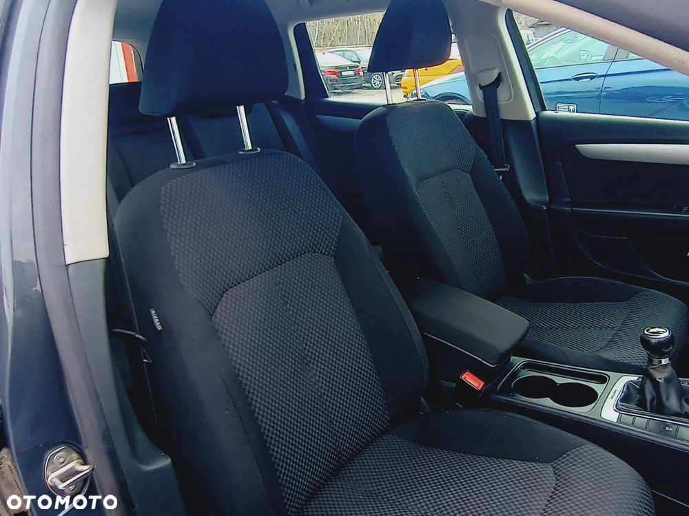 Volkswagen Passat 2.0 TDI 4Motion BlueMotion Technol Trendline - 15