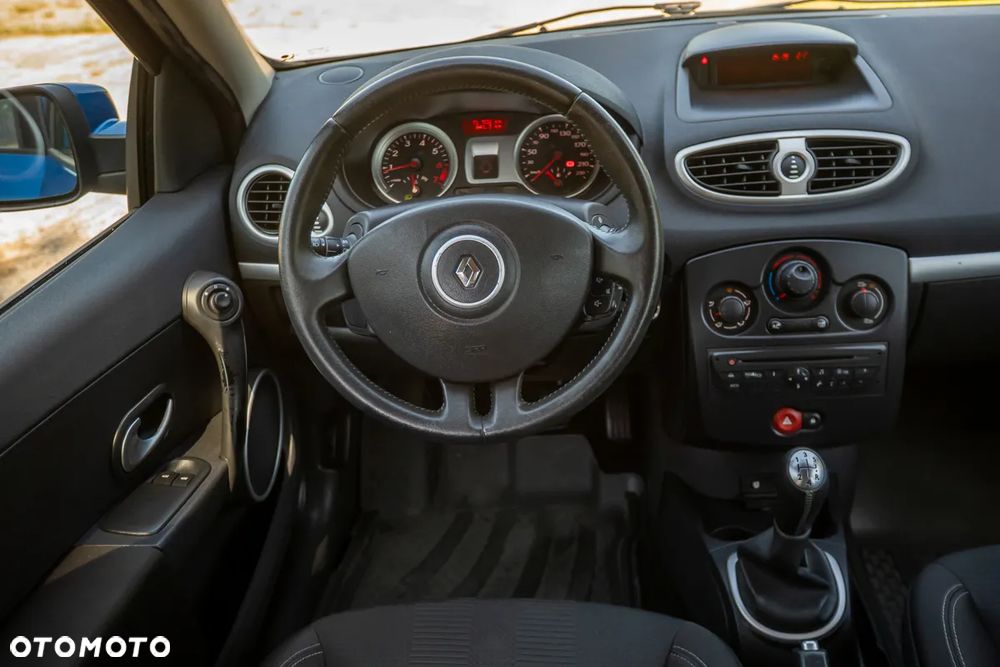 Renault Clio 1.2 16V 75 Dynamique - 19