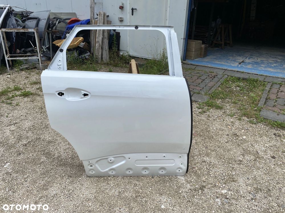 DRZWI TYŁ TYLNE PRAWE PEUGEOT 5008 - 1