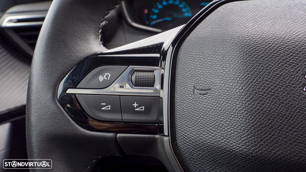 Peugeot e-2008 50 kWh Active Pack - 30