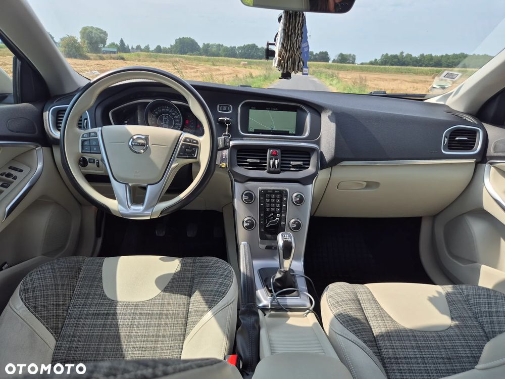 Volvo V40 D2 Drive-E R-Design Momentum - 7