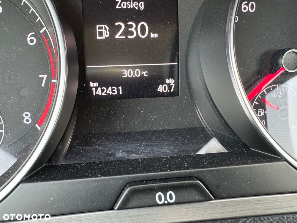 Volkswagen Golf - 22