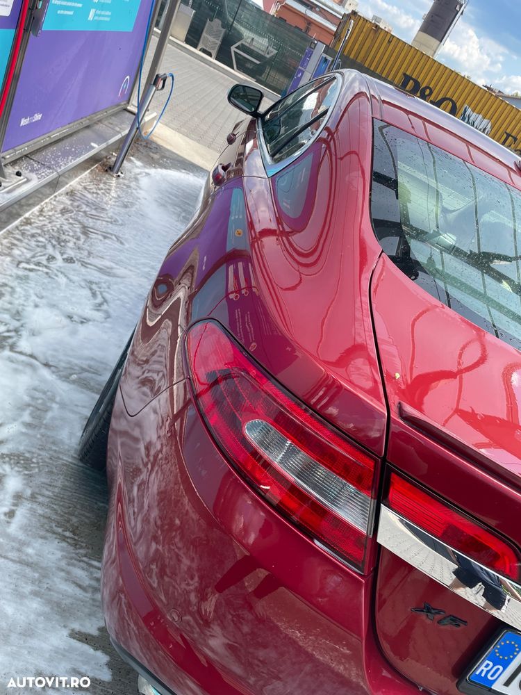 Jaguar XF 2.7D Luxury - 4