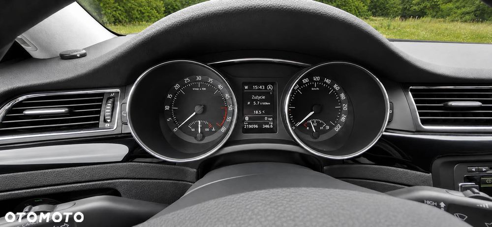 Skoda Superb 2.0 TDI Platinum DSG - 8