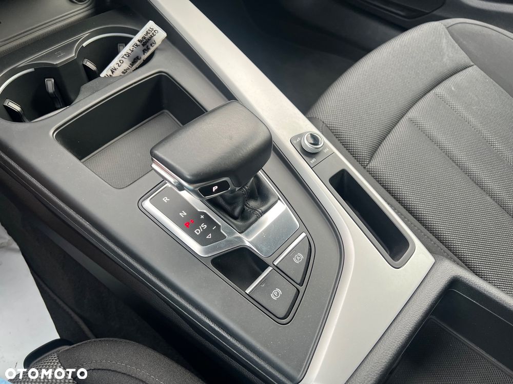 Audi A4 Avant 30 TDI S tronic - 29