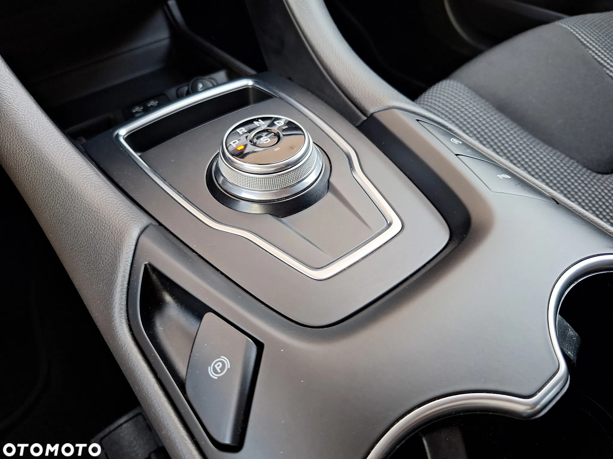 Ford Mondeo 2.0 EcoBlue Titanium - 34