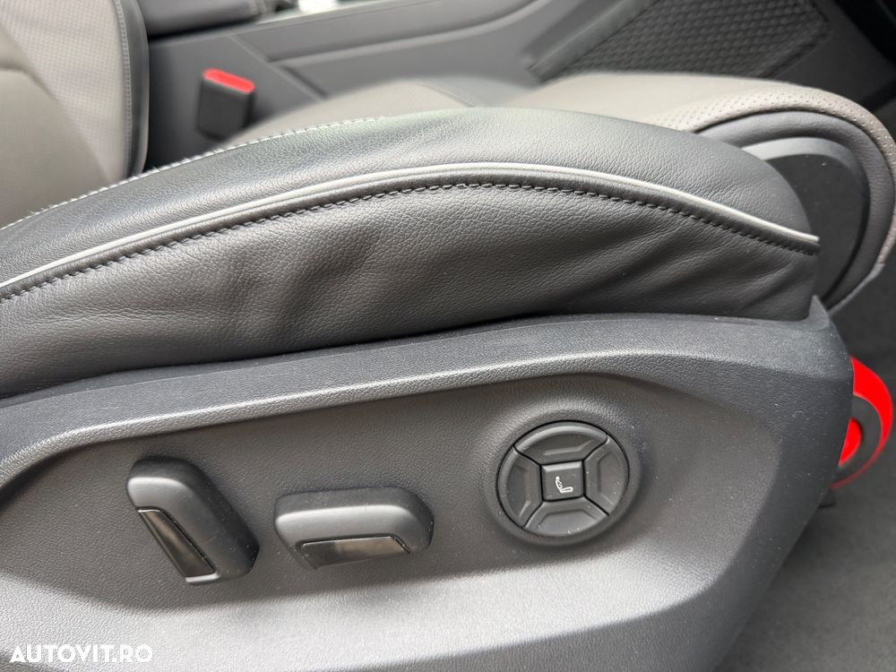 Volkswagen Touareg V6 TDI 4MOTION R-Line - 12