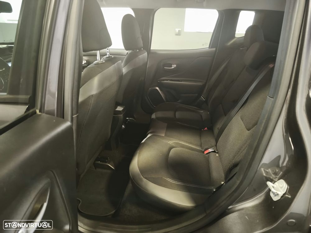 Jeep Renegade - 14