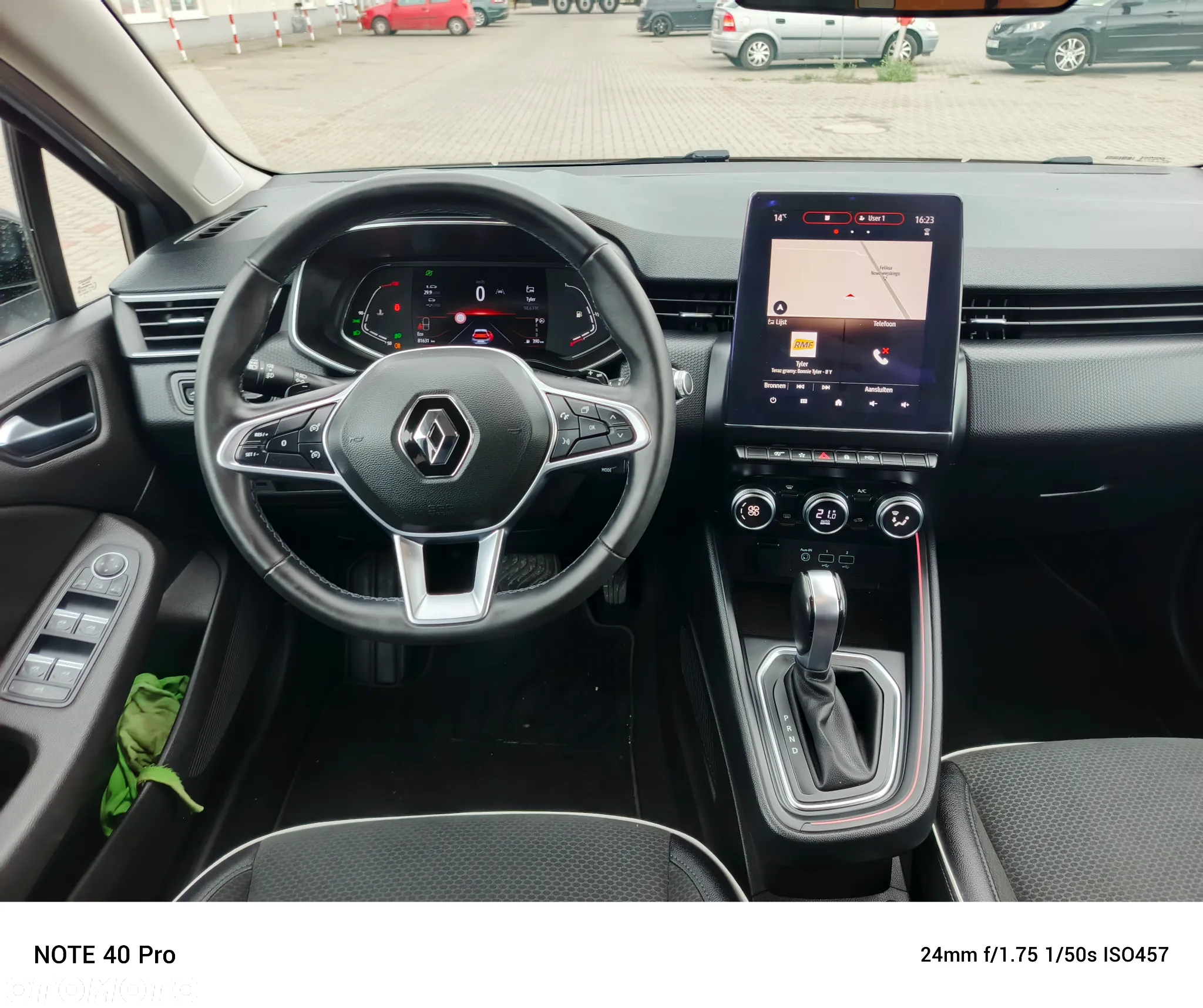 Renault Clio - 25