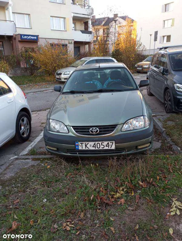 Toyota Avensis - 2