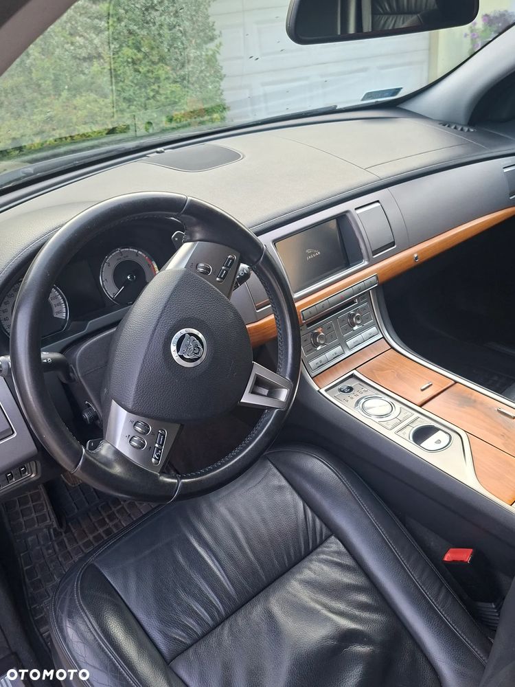 Jaguar XF 3.0 V6 D Premium Luxury - 13