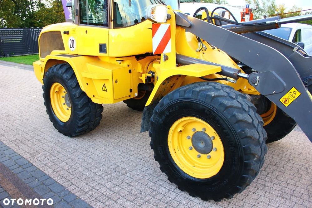 Volvo L30G - 13