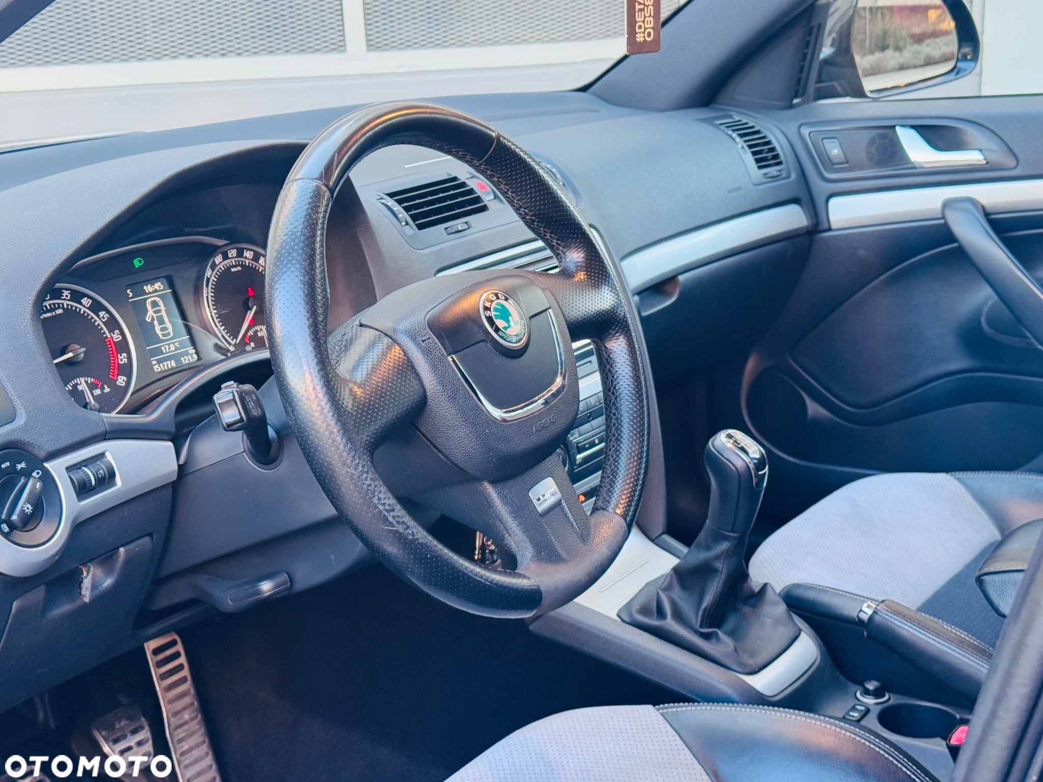 Skoda Octavia 2.0 TDI DPF RS - 27