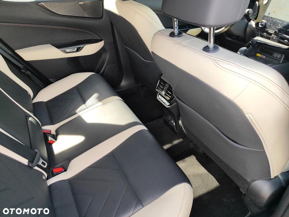 Lexus NX 350h Omotenashi AWD - 18